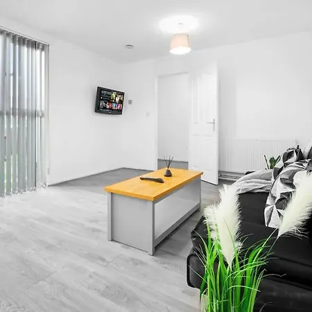 Holiday home Jlr,nec,b'ham Airport,entire House,wi-fi,netflix Birmingham