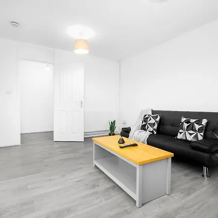 Holiday home Jlr,nec,b'ham Airport,entire House,wi-fi,netflix *