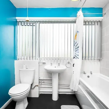 Jlr,nec,b'ham Airport,entire House,wi-fi,netflix Birmingham