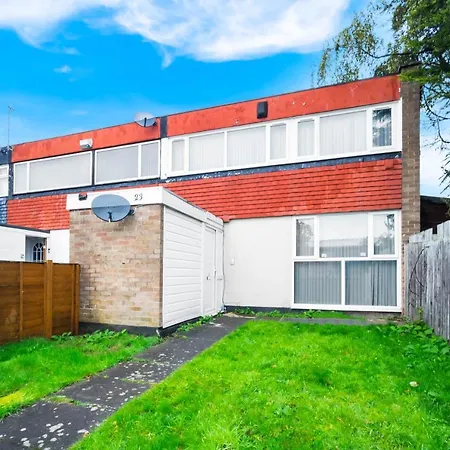 Jlr,nec,b'ham Airport,entire House,wi-fi,netflix Holiday home Birmingham
