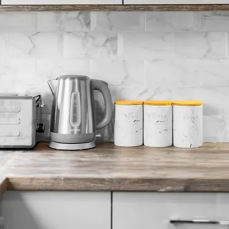 Jlr,nec,b'ham Airport,entire House,wi-fi,netflix * Birmingham